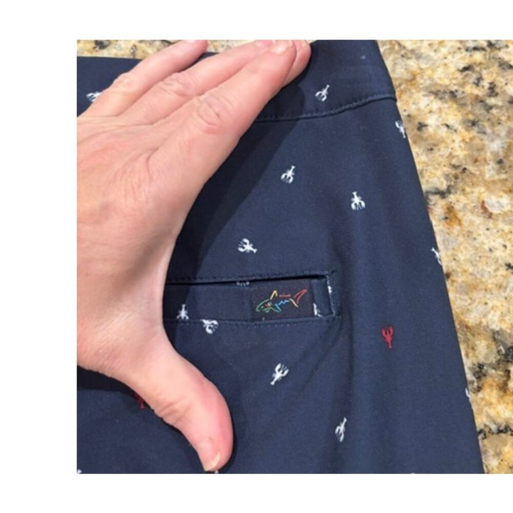 Greg Norman Golf Shorts Size 44 Lobster Print Novelty Performance - Picture 4 of 8